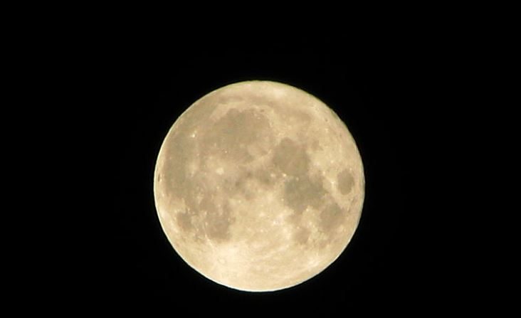 Luna-llena-genera-efectos-sorprendentes-según-estudios-científicos-Wikimedia-Commons-732x447
