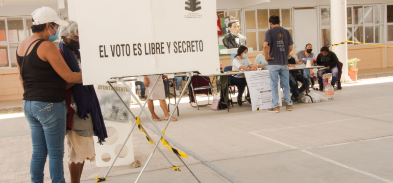 Ciudadanía de San Pablo, Villa de Mitla acudió a l urnas en esta jornada electoral extraordinaria. Fotografía: Carmen Pacheco / OM