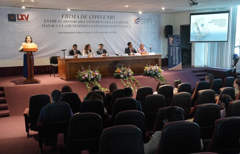 FOTO1_Presenta Congreso micrositio dedicado a la Constitución de Oaxaca