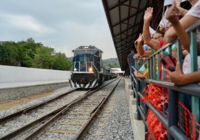 4 Encabezan Presidente de México y Gobernador de Oaxaca prueba del Tren de pasajeros del Corredor Interoceánico en la entidad