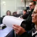 Empresas y dependencias deberán facilitar trámites administrativos a personas adultas mayores